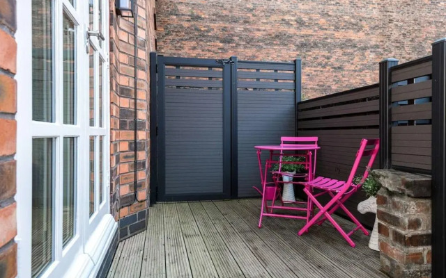 Host Apartments The Pilgrim Coach House