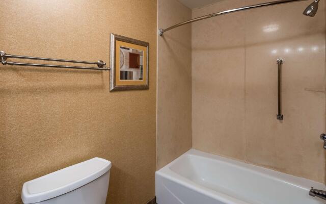 Best Western Plus North Canton Inn & Suites