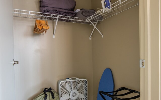 1 & 2 BR Apts w/ Gym, WiFi & Laundry by Frontdesk