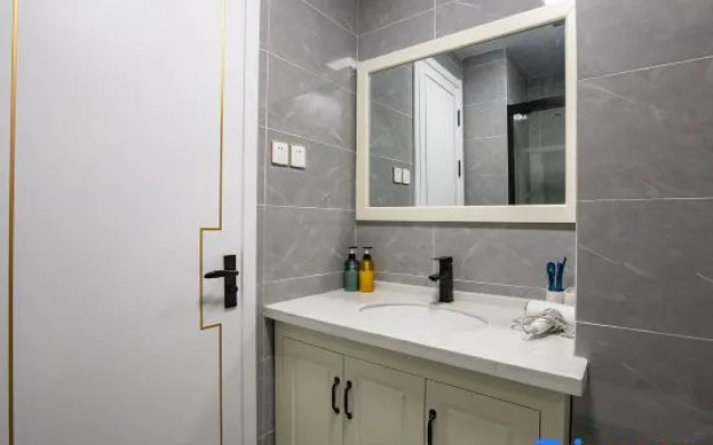 Crosser E-sports Hotel (Dalian Heping Square Branch)