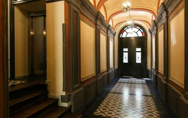 Penthouse with Piano & Old Town View