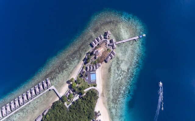 Huma Island Resort & Spa