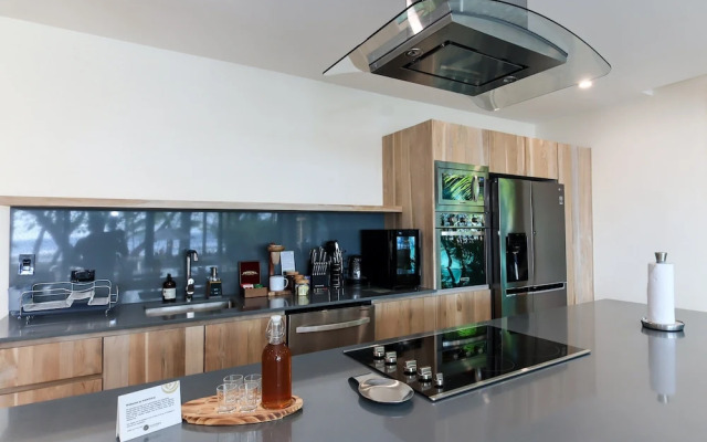 Luxury Beachfront Villa with private pool at Nantipa