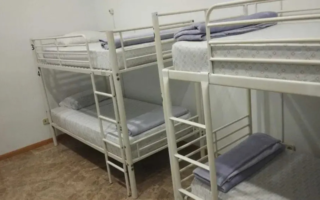 Hostel Travelers Inn