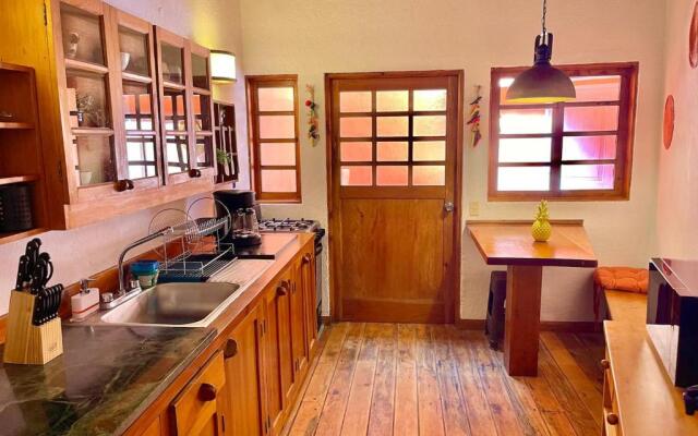 Casa Centro Panajachel / Parqueo Privado / 7-12 pax