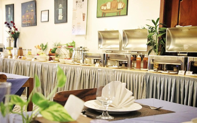 Grand Elevation Hotel