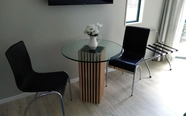 26a on Sunbrae private bathroom, FREE wifi