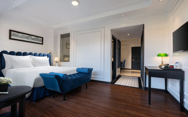 The Flower Boutique Hotel & Travel