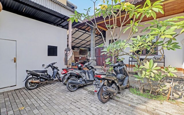 OYO 92752 882 Guest House