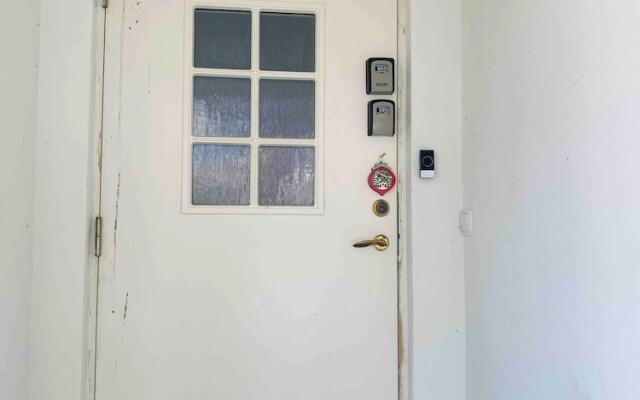 Bjurvik's Villa - Flat 2 - Business Customers Only