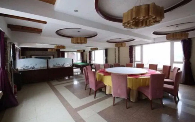 Yanwoling Garden Hotel