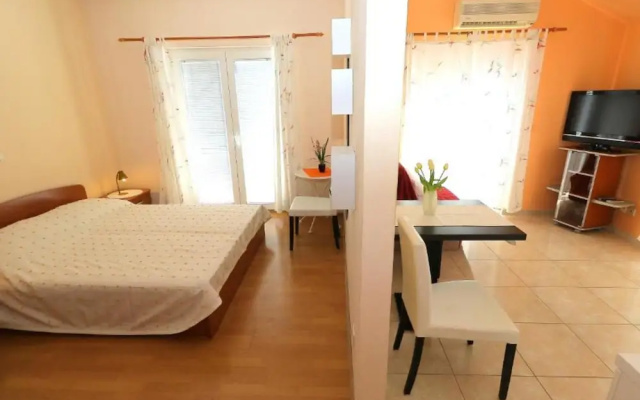 Apartments Trogrlić