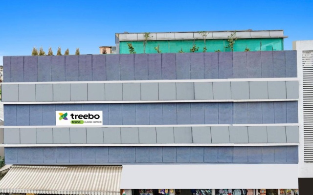Treebo Classic Grande, Camp