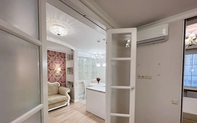 Designer Apartments near Dana Mall