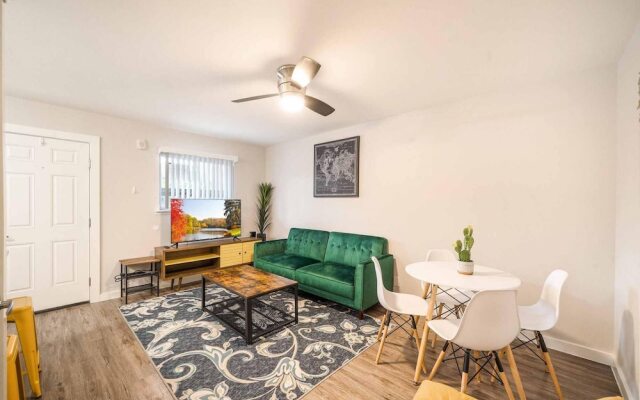 Stylish 1BR Near UT Highland Evonify