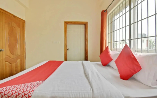 OYO 13043 Sree Sai Suites