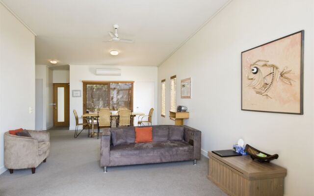 Lornebeach Apartments