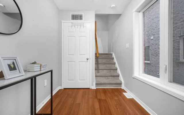 Chic 2BR House Newly Renovated Central Spot