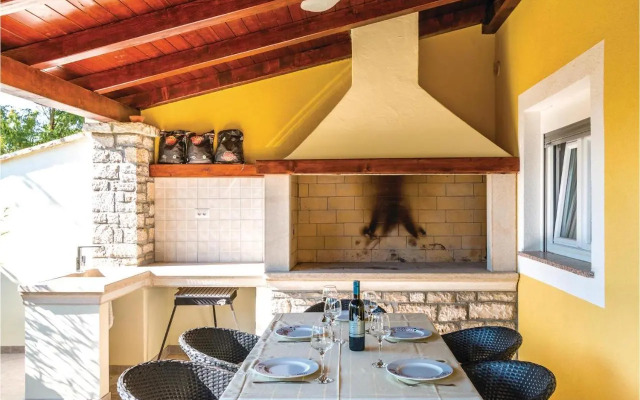 Six-Bedroom Holiday home in Perci