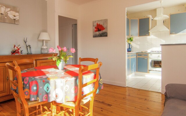 Classy Holiday Home With Garden, Barbecue, Garden Furniture