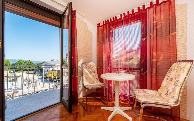 Stunning Home in Maslenica - Jasenice With 5 Bedrooms and Wifi