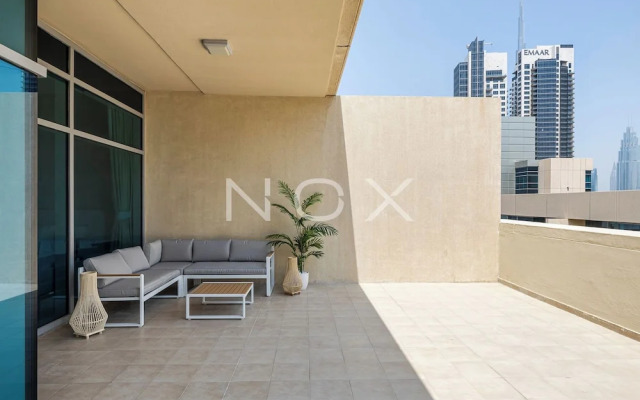 1Br Study 706 Bay Square B7