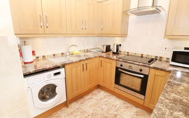 16 Retingham Way