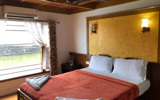 Kera Houseboats Alleppey