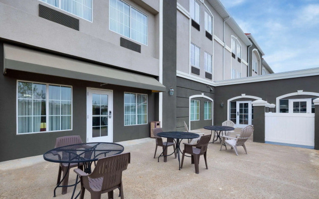 La Quinta Inn & Suites by Wyndham Macon West