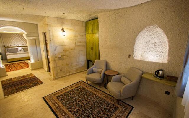 Majestic Cave House