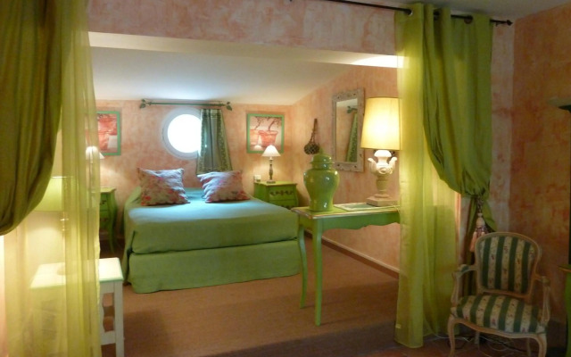 Hotel du Mas de la Chapelle
