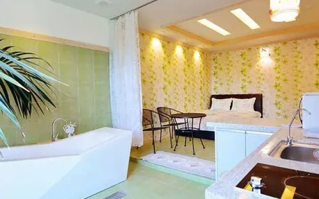 Gangneung Herbhill House Pension