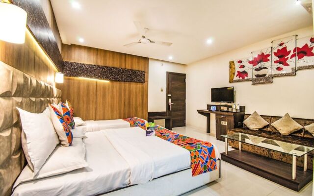 FabHotel Kiran Inn Tukoganj