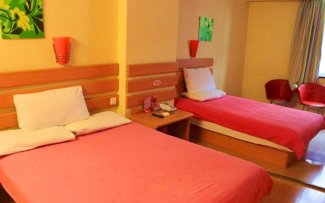 Family Inn Xuchang Railway Station