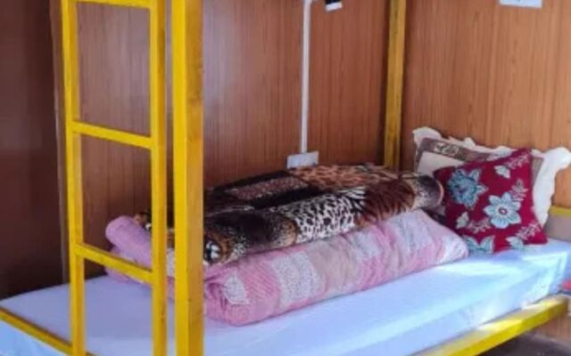 Piggy Hostel Kaza