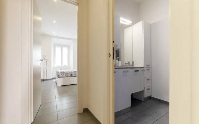 Porta Pia & Villa Torlonia Apartment with Balcony