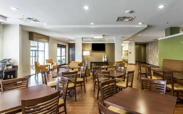 Sleep Inn & Suites