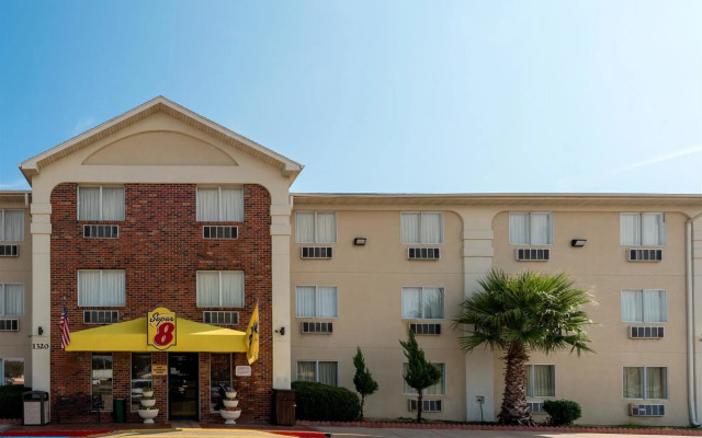 Super 8 By Wyndham Waco University Area