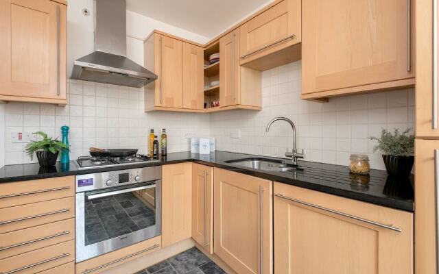 Stylish Frederick Street Flat Heart Of The Centre
