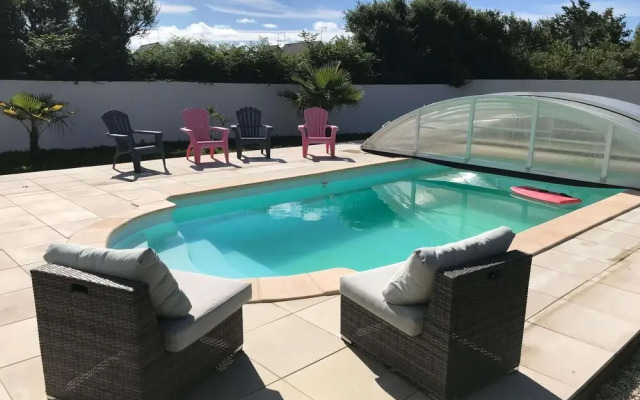 Holiday House With Private Pool in a Shared Property