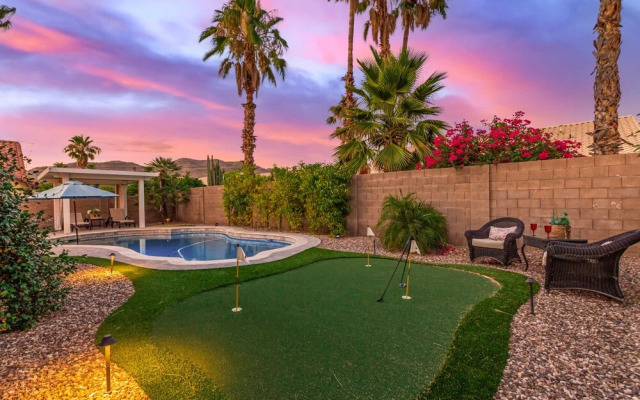 110th Scottsdale 3 Bedroom Home by RedAwning
