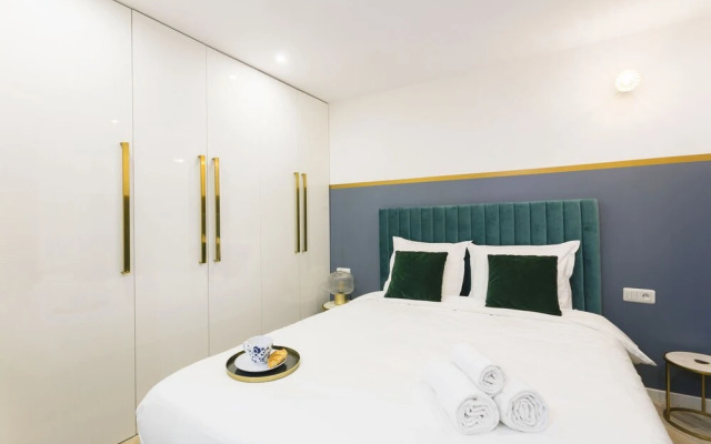 Les Halles - Louvre Private Apartment