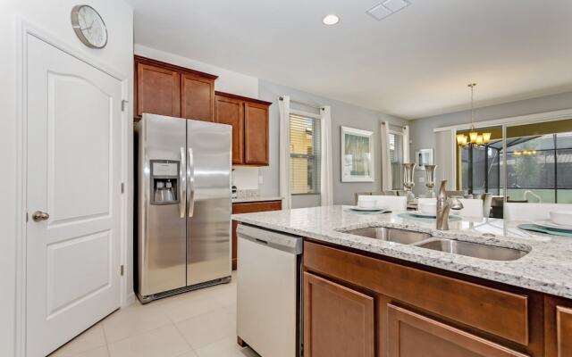 7 Bed 5 Ba Villa with Games, Pool & Spa