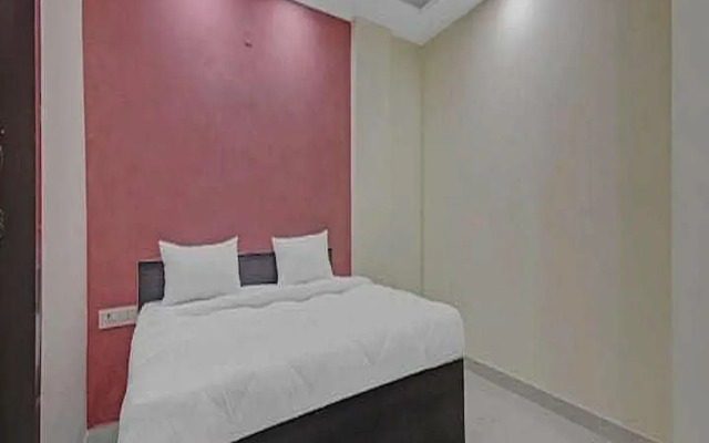 OYO Flagship 70305 Hotel Dg Dwarka Mor