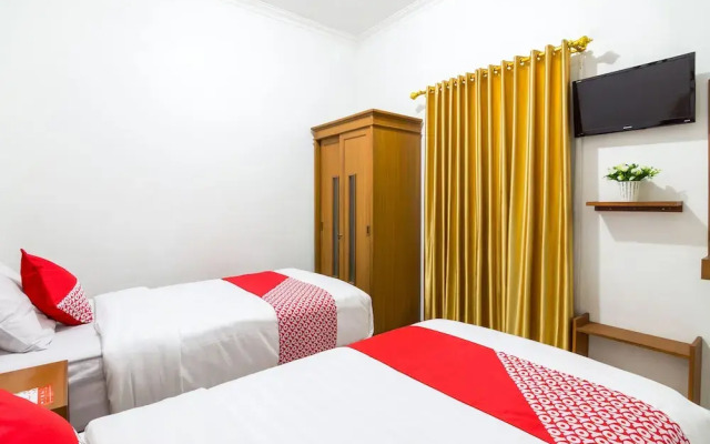 OYO 1242 Penginapan Rb Syariah