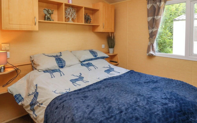 Caravan 2 at Blackmoor Farm