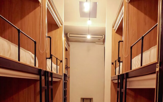 Bourbon St Hostal Boutique - Hostel