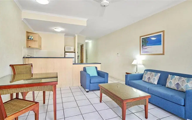 Trinity Beach Club Holiday Apartments