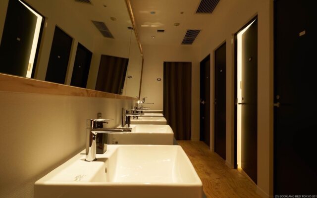 BOOK AND BED TOKYO FUKUOKA - Hostel