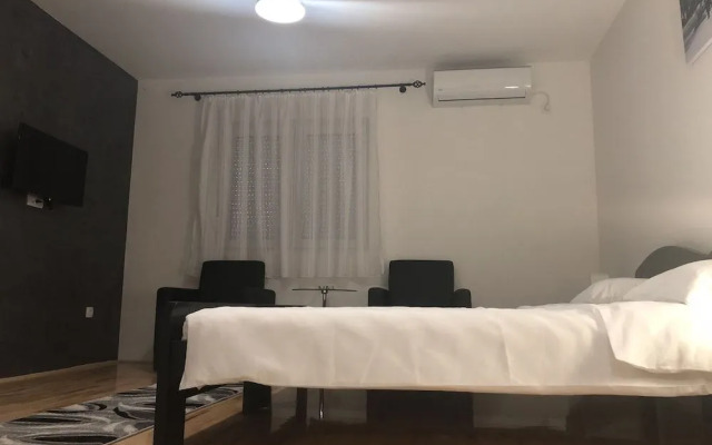 Airport Belgrade Rest Apartments Hotel